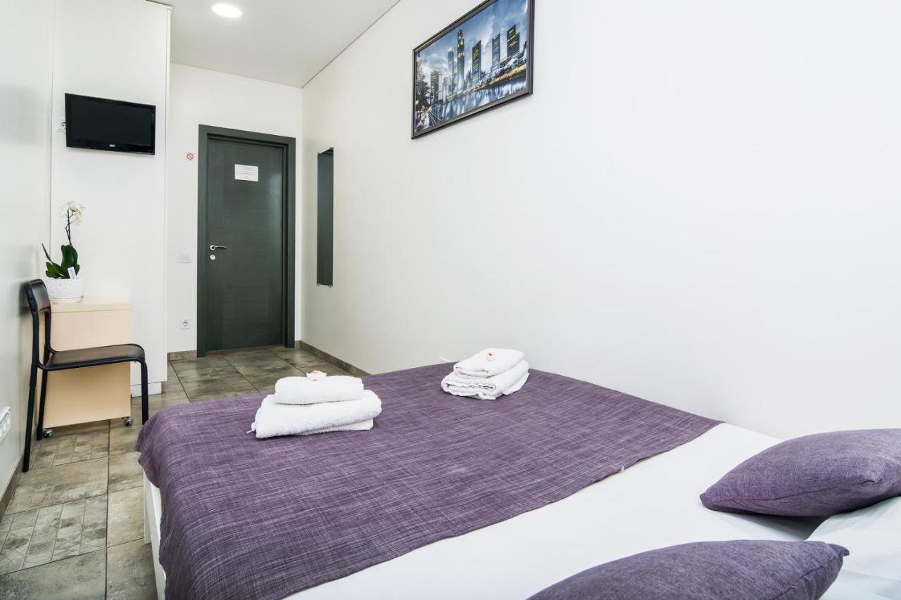 Skyhome Mini-Hotel Kiev Exteriör bild